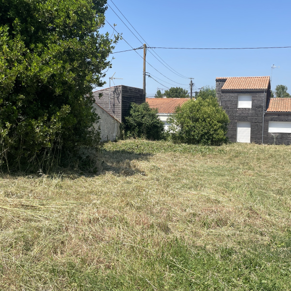 A VENDRE - Terrain 309m² VILLEDOUX (17230) - CONTACT : 06 44 87 33 83